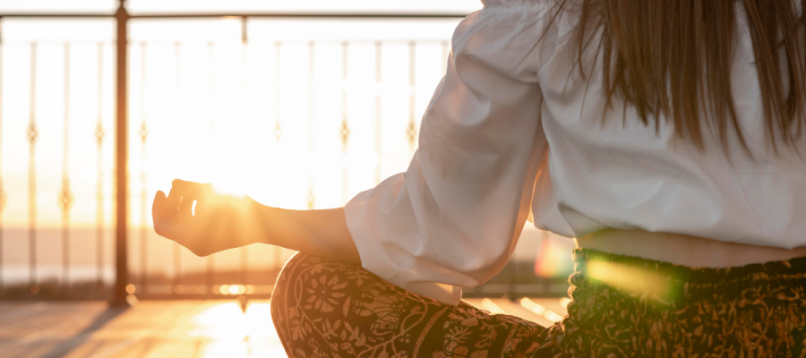 Práticas simples como meditação, respiração e gratidão melhoram o foco e trazem clareza mental